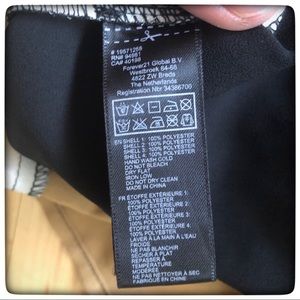 Forever 21 Tops - π€©πHPπ Forever 21 Block Color Shirt Forever 21 Tops - π€©πHPπ Forever 21 Block Color Shirt